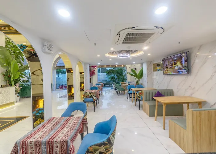Tiffany & Restaurant Hotel