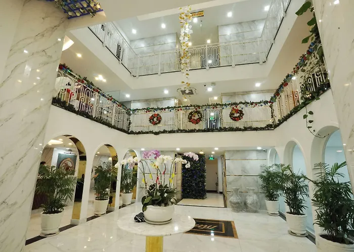 Tiffany & Restaurant Khách sạn
