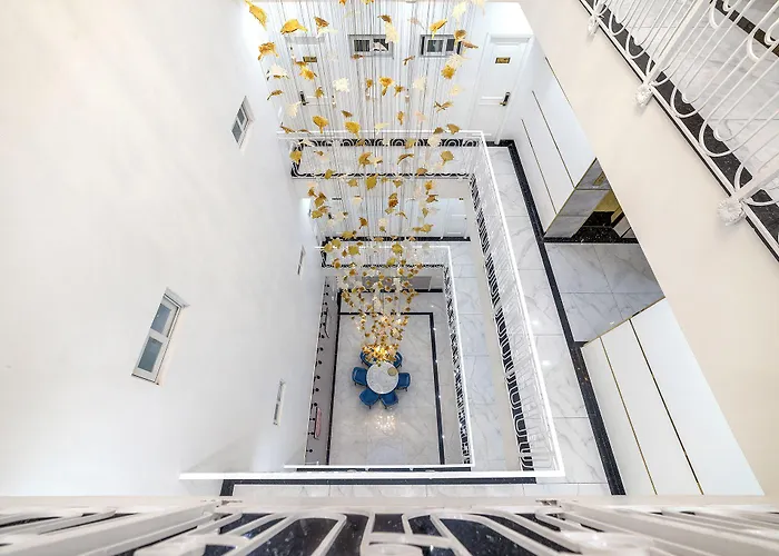 Tiffany & Restaurant Hotel 3*